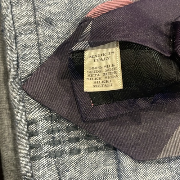 Tie Burberry , 100 silk good condition - Picture 2 of 4